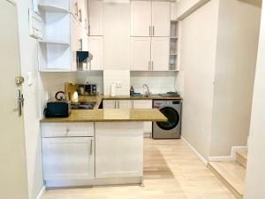 One Bed At The Piazza on Church