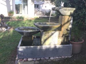 Sejours a la campagne 1 chambre 1 cuisine & salle d-eau privees avec piscine et jacuzzi : photos des chambres