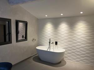 Villa Domitia Splendid View 5mn walk from center of Saint Remy