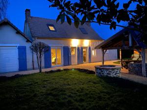 Maisons de vacances Aux Premieres Loges - Gite de charme proche du circuit : photos des chambres