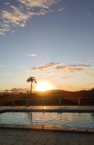 Alugo fazenda para São João