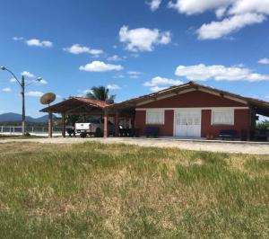 Alugo fazenda para São João