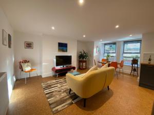 Spacious Double Apartment in Folkestone with parking