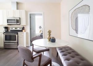 Downtown Luxury 1BR Pets Welcome Washer and Dryer in Building