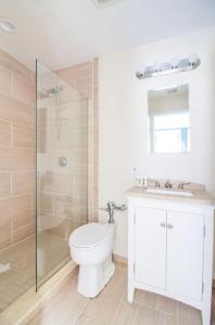 Downtown Luxury 1BR Pets Welcome Washer and Dryer in Building