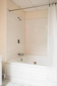 Charming 1 Bedroom Newbury Street
