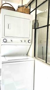 Art Deco Room Condesa Shared Apartment