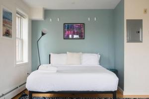 Bright Spacious Fenway Studio