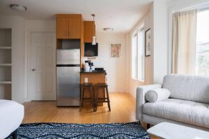 Bright Spacious Fenway Studio