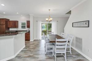 Lounge on Lakewood Sleeps 10