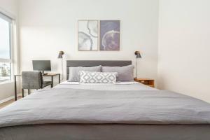 North Park Penthouse King Beds Workspaces Parking