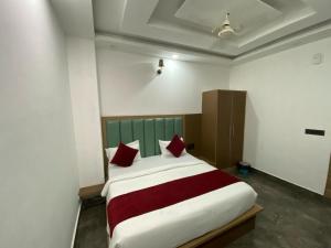 Hotel Mathura Central inn