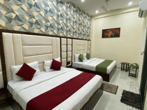 Hotel Mathura Central inn