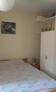 Appt au lioran à Laveissiere, 6pers, 1 chambre, lits superposés et canapé