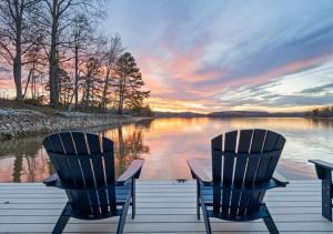 Rare Flat Lot wBeautiful Views Dock Hot Tub - 4hvězdičkové hotely ve městě Winchester