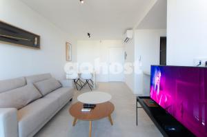 Versatile 2 bedroom apt near La Galeria