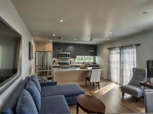Hollywood Homes Free parking close to all things LA