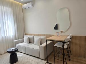 Stylish Base - City Center