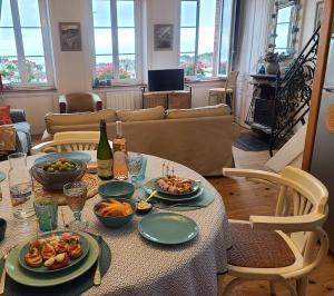 Appartements Appartementde charme en duplex face au port de Barfleur : photos des chambres