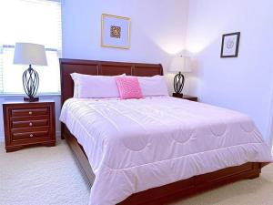 Elegant King Suite Room in villa -Private Bath-5 Star Resort-Pool-SPA-Disney-Club-Water Park