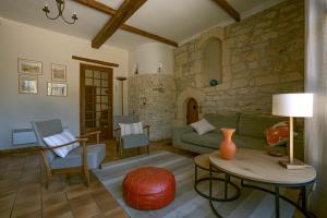Maisons de vacances Maison de Charme, patio et piscine, wifi : photos des chambres