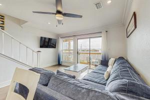 Commodores Landing 237