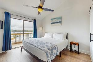 Commodores Landing 237