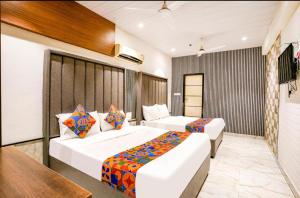Hotel Golden Light - Best Rated Hotel in Mathura- Boutique Property