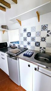 Cosy studio, proche HEC et gare