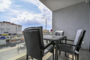 Apartments Castel L