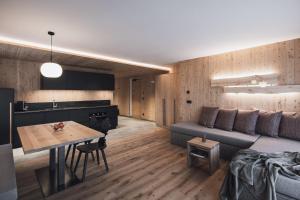 Appartamento con 1 Camera da Letto, Balcone e Vista Montagna