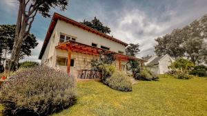 Casa Luca - Casa En Barrio Privado San Benito, Chapadmalal Para 6 PAX Con Pileta - Hola Sur