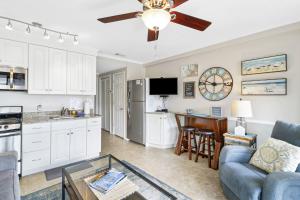 Coastal Couples Retreat near Coligny+Bikes-#131