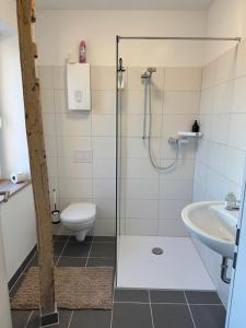 Modernes Studio mit Holzflair in Zentrumsnähe