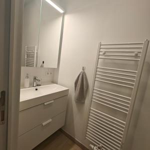 Cosy 2 bedroom apartment with private garden