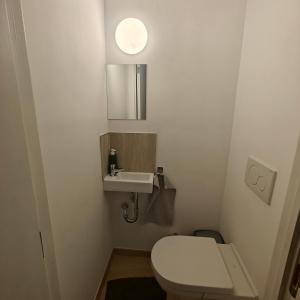 Cosy 2 bedroom apartment with private garden