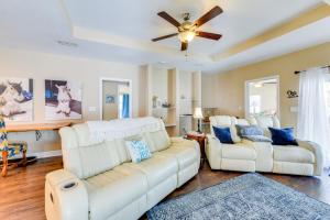 5 Mi to Beach Family Retreat in Sarasota!