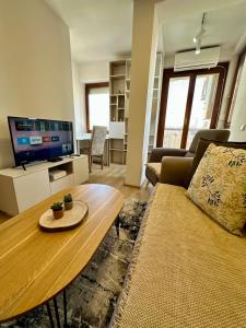 Cozy Apartment near Rruga B