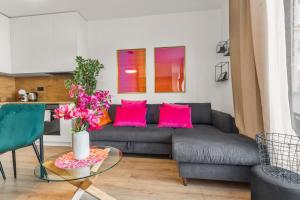 LAM Fuchsia AC-Balcony