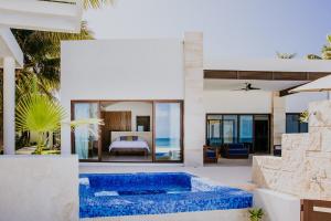 Beach house Villa Carinna in Hotel Zone