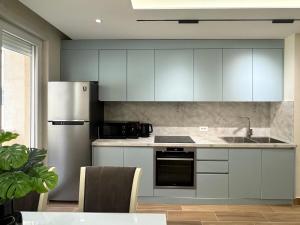 Mona Seaside Apartment with Parking