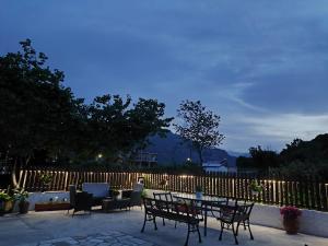 Sweet Nest Of Meteora