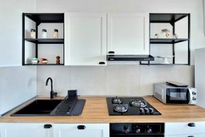 Sea Front 6 seats Wi-Fi AC Park