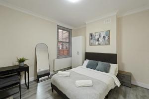 Luxury London Home with Large Garden