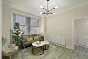 Luxury London Home with Large Garden