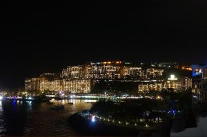 Patalavaca beach apartment with stunning ocean view