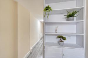 New London Home with Large Garden