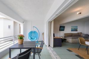 Agali 1 Mesonet In Front Of The Sea