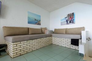 Agali 1 Mesonet In Front Of The Sea