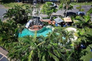 Golden Beach Ocean Views, Passage at your Doorstep